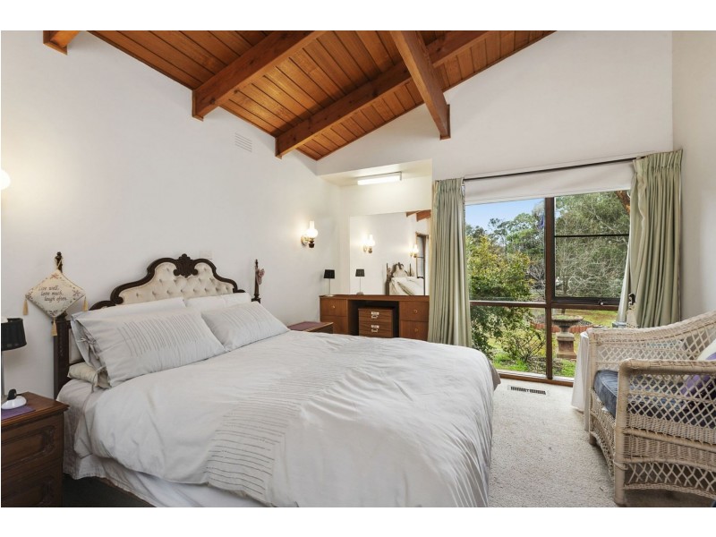 8 Woodlands Drive, Ocean Grove VIC 3226