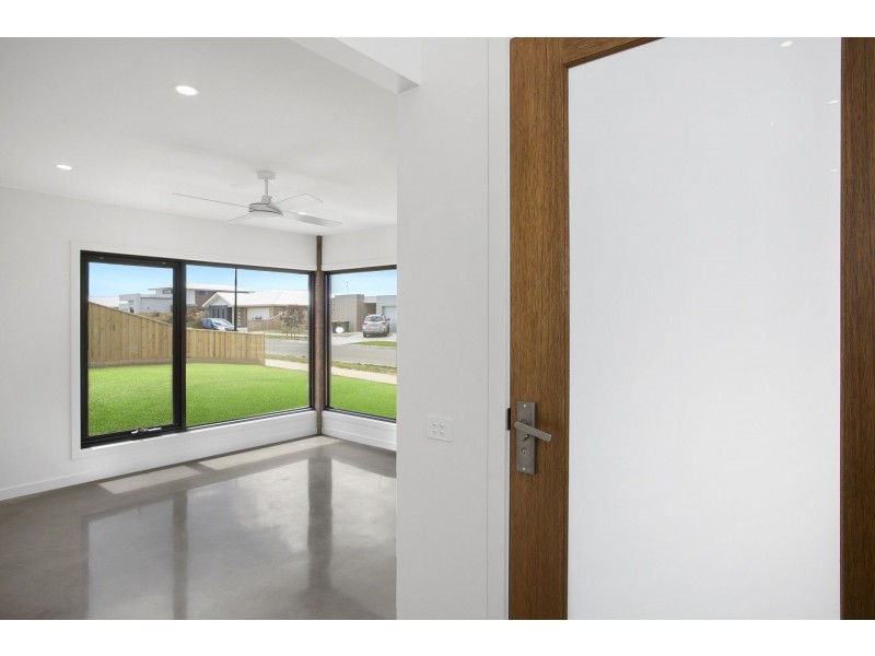 19 Blue Mallee Drive, Ocean Grove VIC 3226