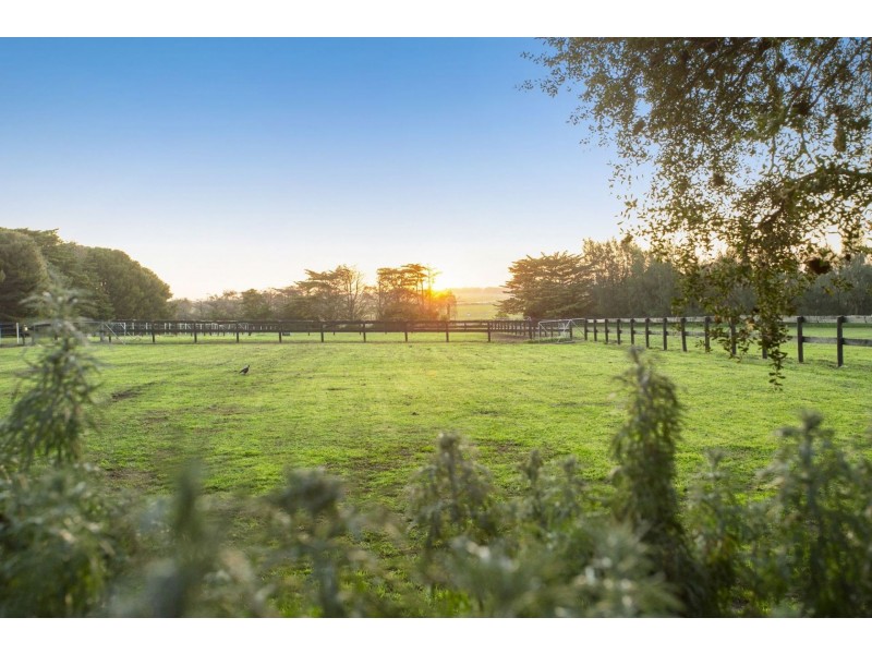 570 Bluestone School Road, Barwon Heads VIC 3227