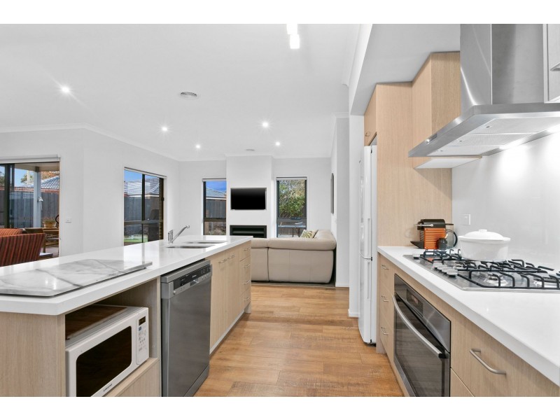 8 Knowle Court, Ocean Grove VIC 3226