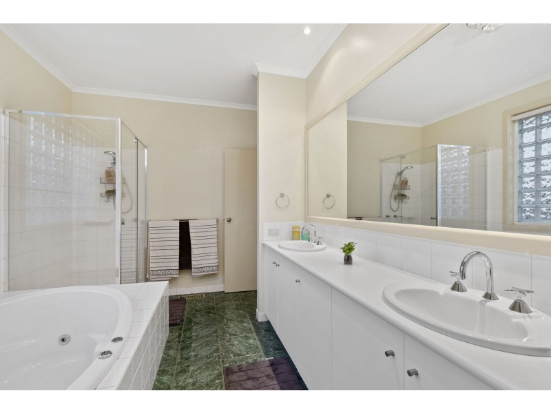 5 The Parade, Ocean Grove VIC 3226