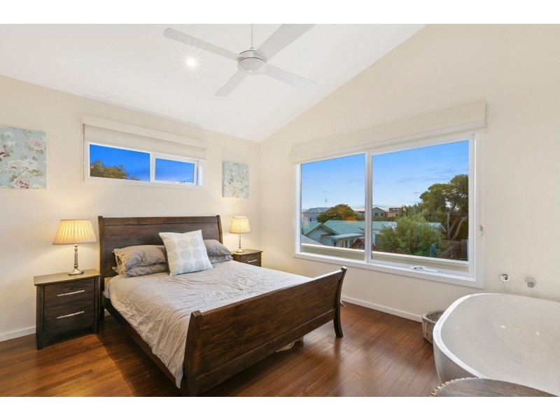 9 Wallington Road, Ocean Grove VIC 3226