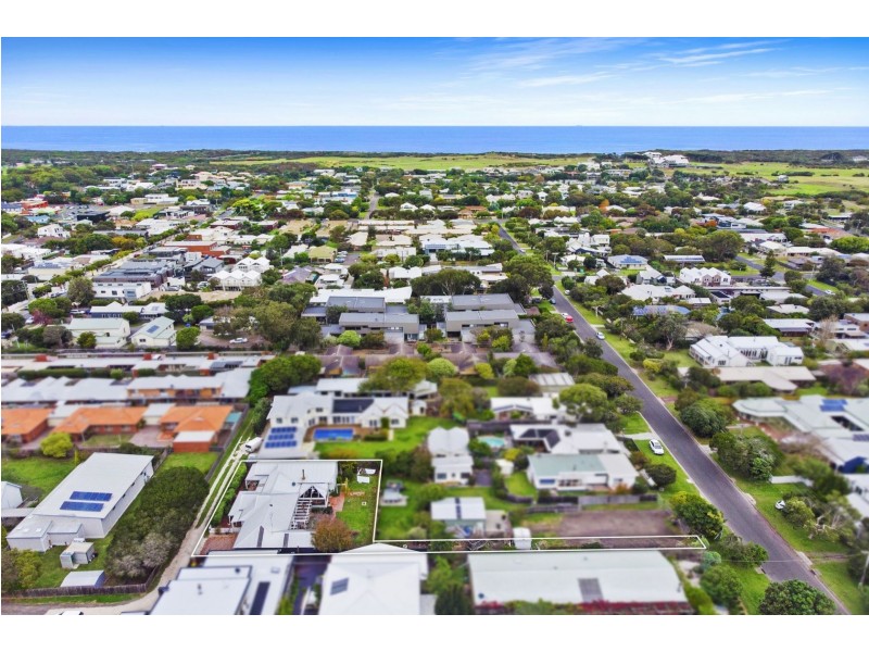 14 Memorial Lane, Barwon Heads VIC 3227