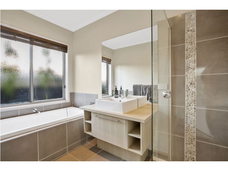 12 The Glen, Drysdale VIC 3222