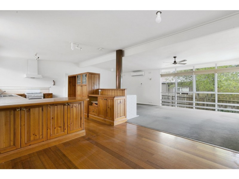 8 Lyrebird Street, Ocean Grove VIC 3226