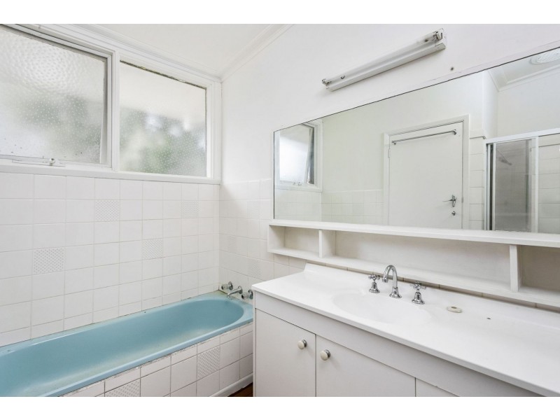 8 Lyrebird Street, Ocean Grove VIC 3226