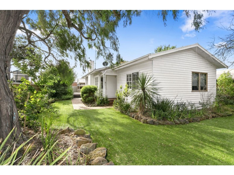 24 Bridge Road, Barwon Heads VIC 3227