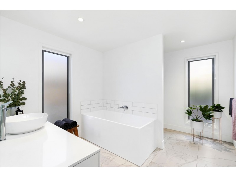 55 Heathwood Way, Ocean Grove VIC 3226