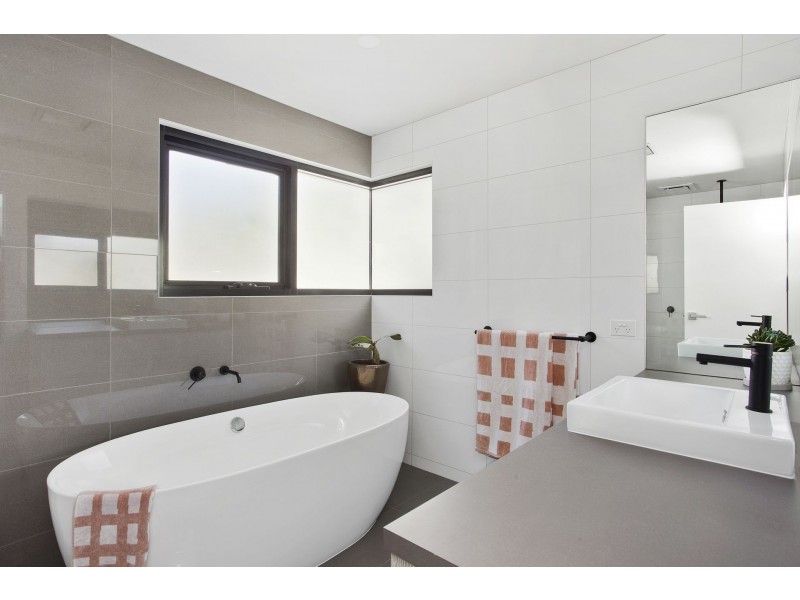 2/89 Dare Street, Ocean Grove VIC 3226