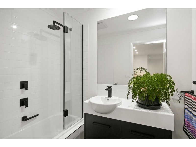 15B Heath Close, Ocean Grove VIC 3226