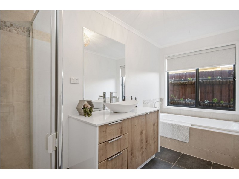 28 Narawi Avenue, Clifton Springs VIC 3222