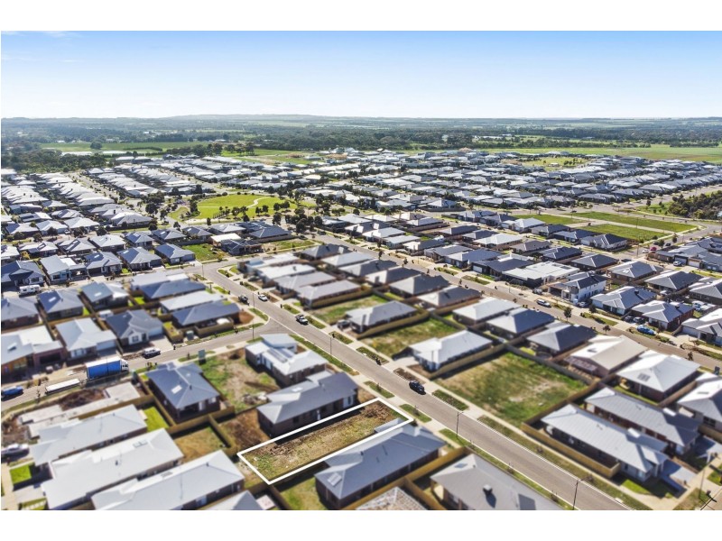 16 Tomatin Street, Ocean Grove VIC 3226