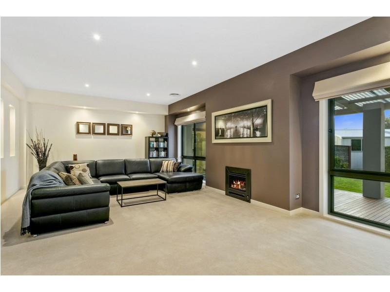 6 Waugh Court, Leopold VIC 3224