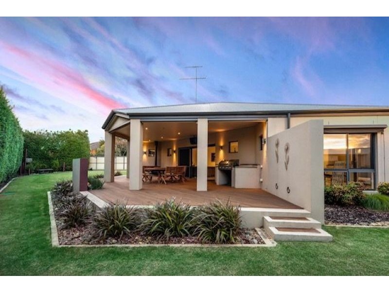 6 Waugh Court, Leopold VIC 3224