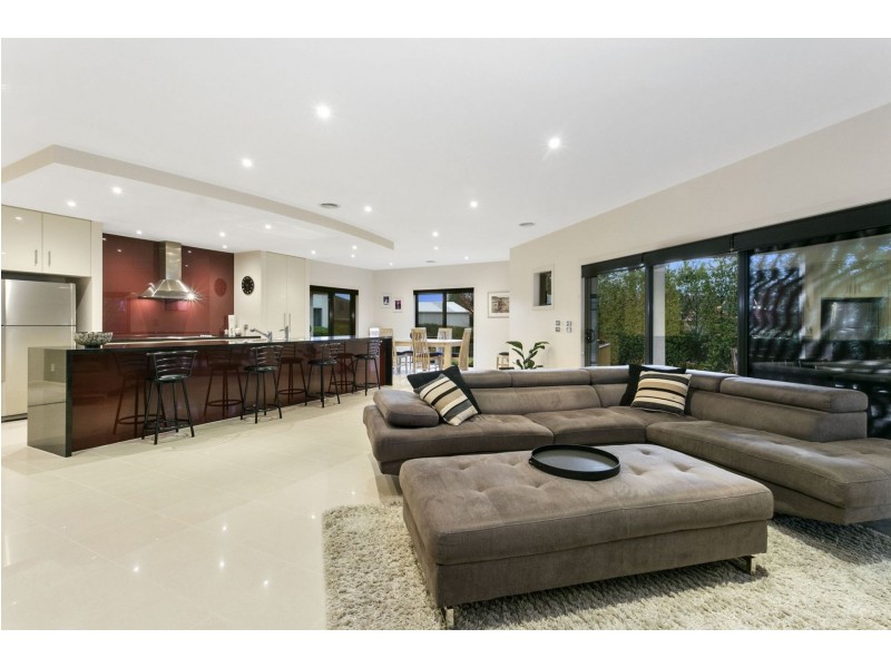 6 Waugh Court, Leopold VIC 3224