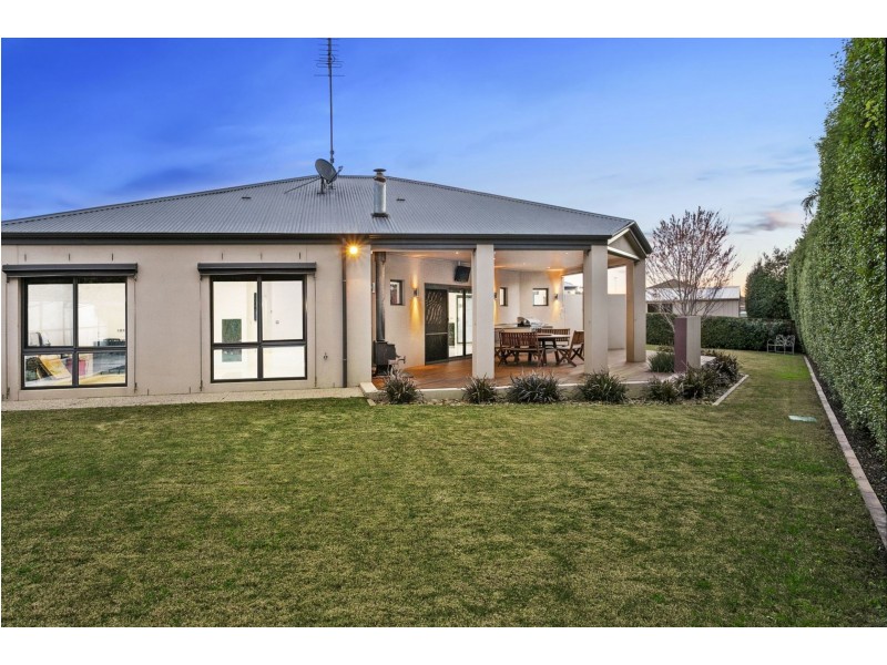 6 Waugh Court, Leopold VIC 3224