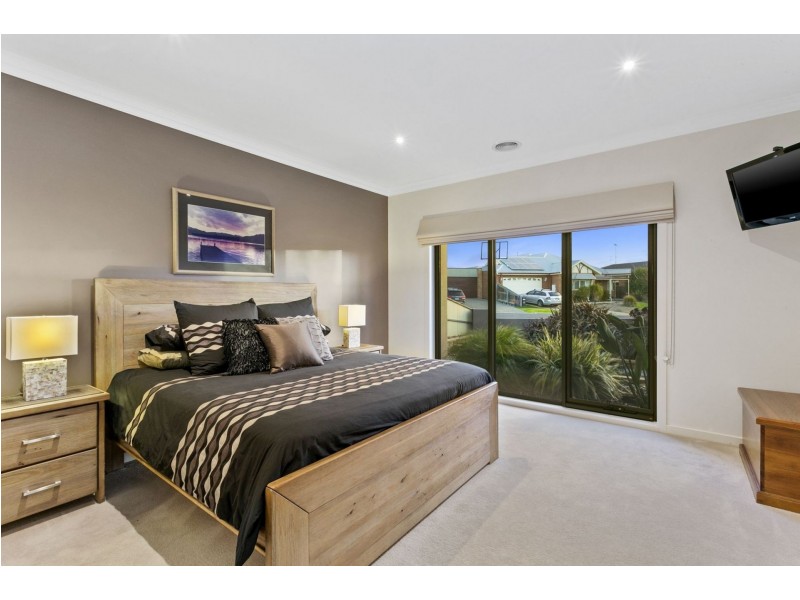 6 Waugh Court, Leopold VIC 3224