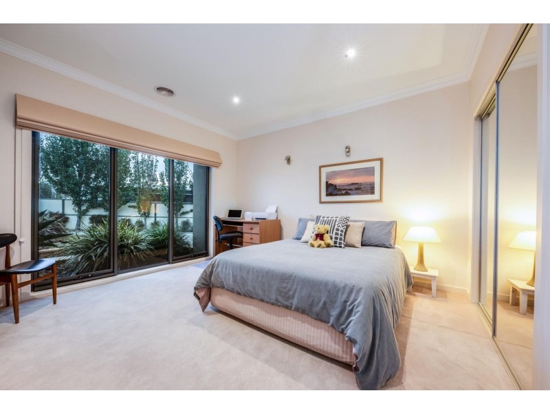 6 Waugh Court, Leopold VIC 3224