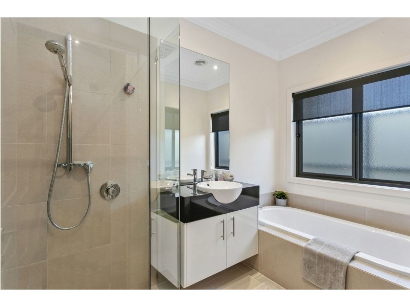 6 Waugh Court, Leopold VIC 3224