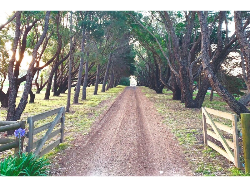 570 Bluestone School Road, Barwon Heads VIC 3227