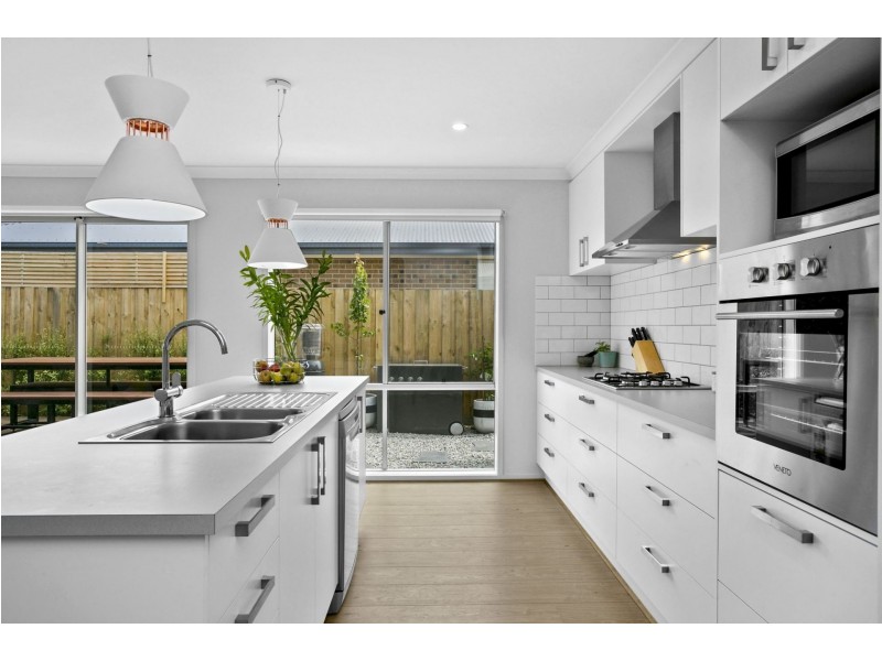 6 Tomatin Street, Ocean Grove VIC 3226