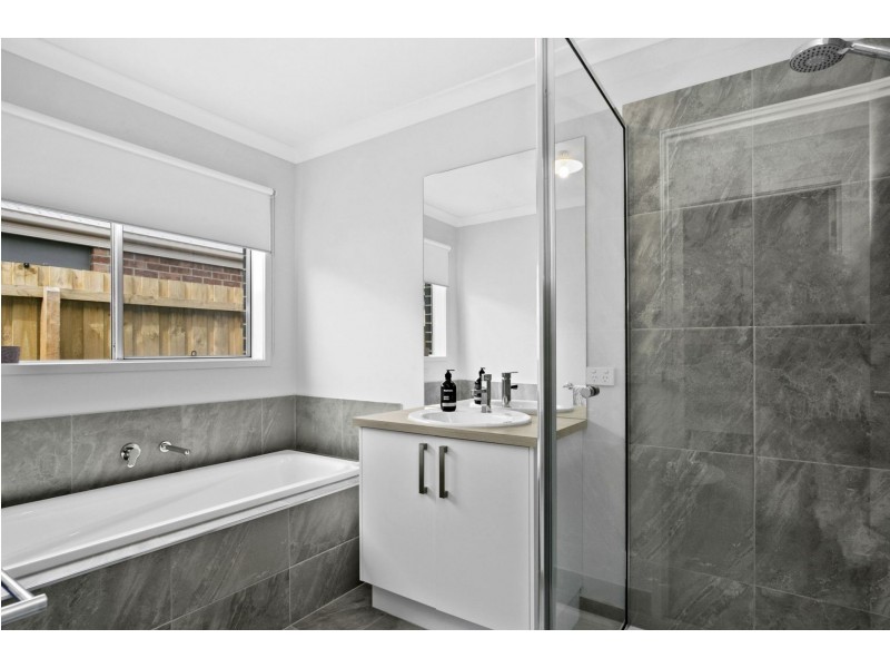 6 Tomatin Street, Ocean Grove VIC 3226