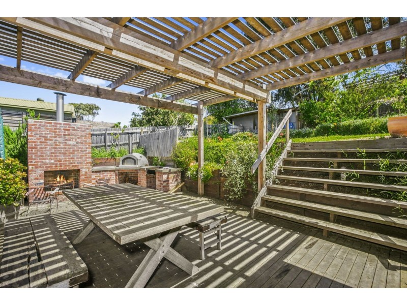 2 Sunset Strip, Ocean Grove VIC 3226