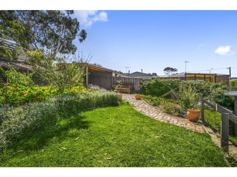 2 Sunset Strip, Ocean Grove VIC 3226