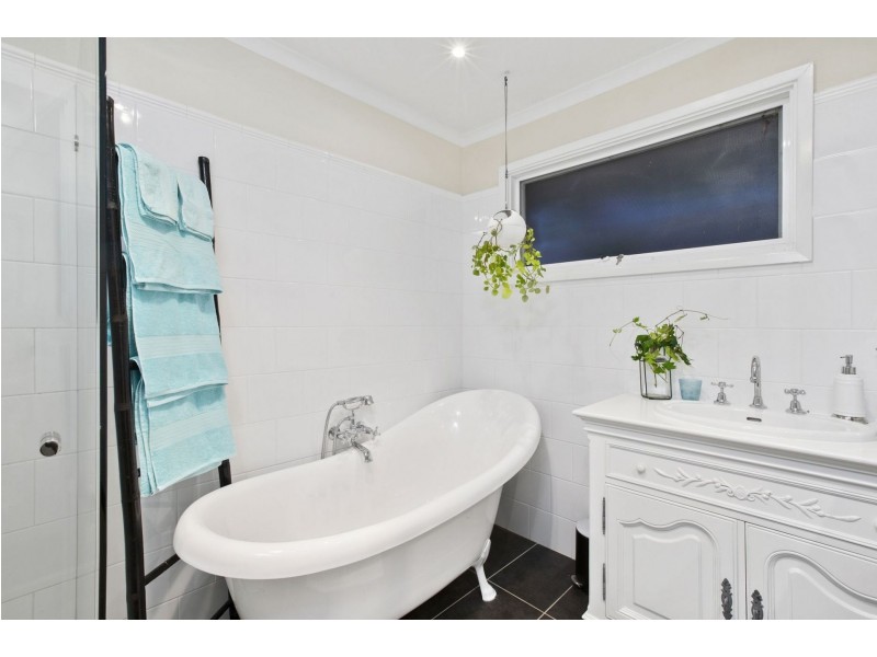 202-210 Whitcombes Road, Drysdale VIC 3222