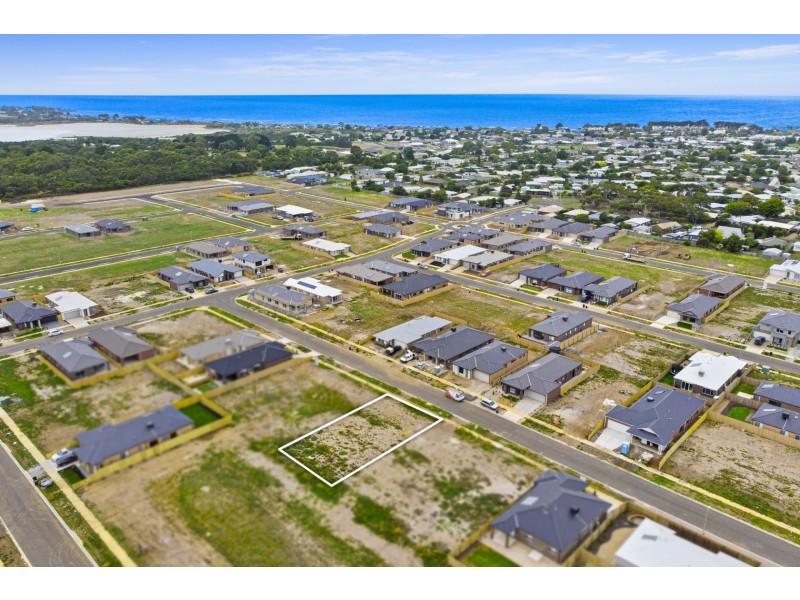 11 Gemstone Street, St Leonards VIC 3223