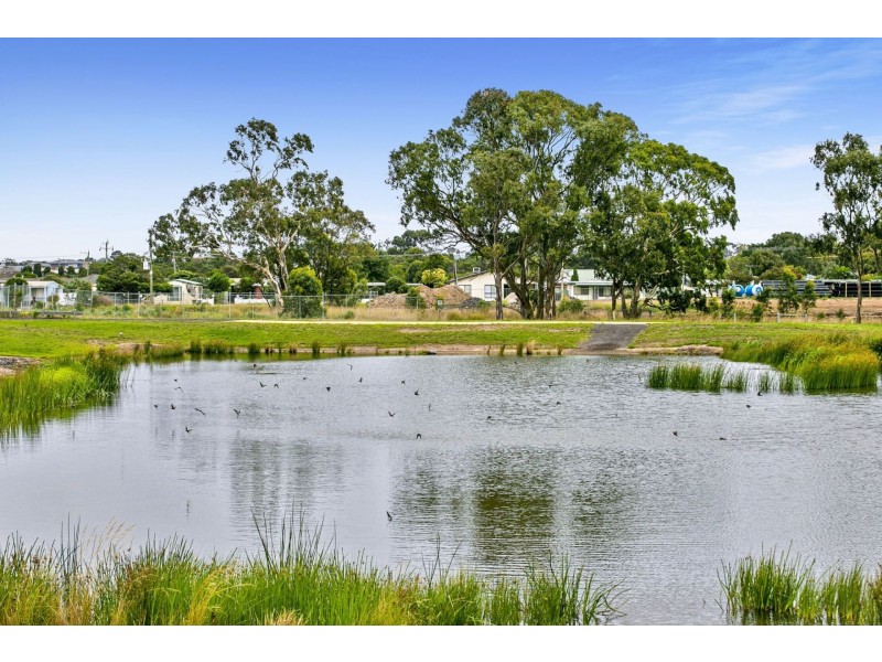 11 Gemstone Street, St Leonards VIC 3223