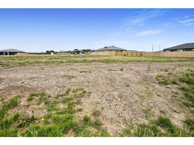 11 Gemstone Street, St Leonards VIC 3223