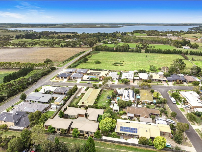 1/6 Hazelwood Crescent, Leopold VIC 3224