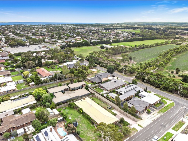 1/6 Hazelwood Crescent, Leopold VIC 3224