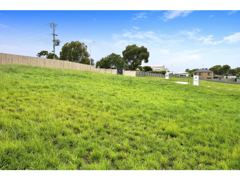 8 Waterway Court, Drysdale VIC 3222