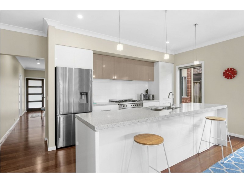 8 Brompton Avenue, Curlewis VIC 3222