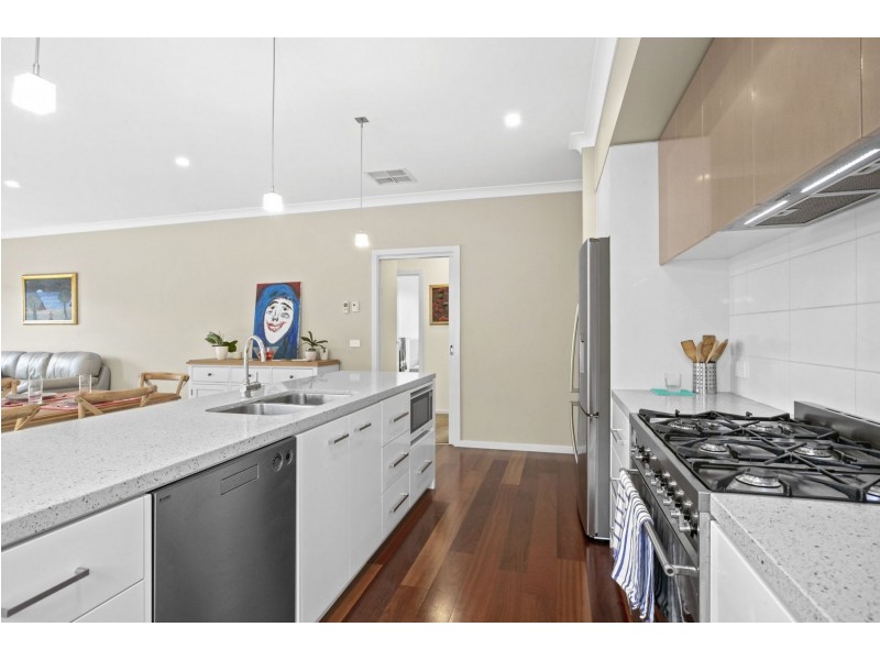 8 Brompton Avenue, Curlewis VIC 3222