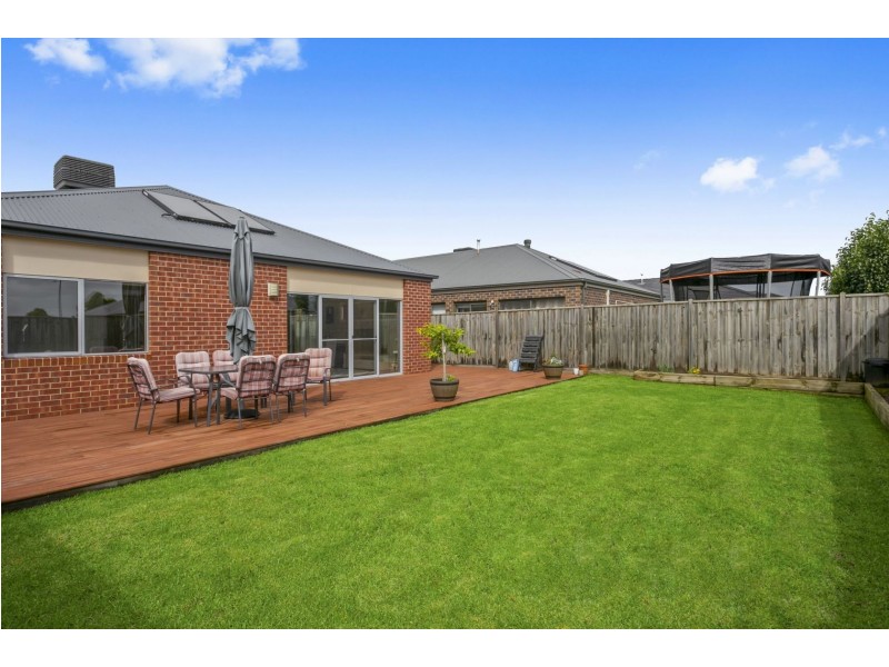 8 Brompton Avenue, Curlewis VIC 3222