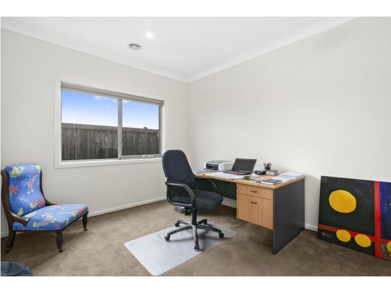 8 Brompton Avenue, Curlewis VIC 3222