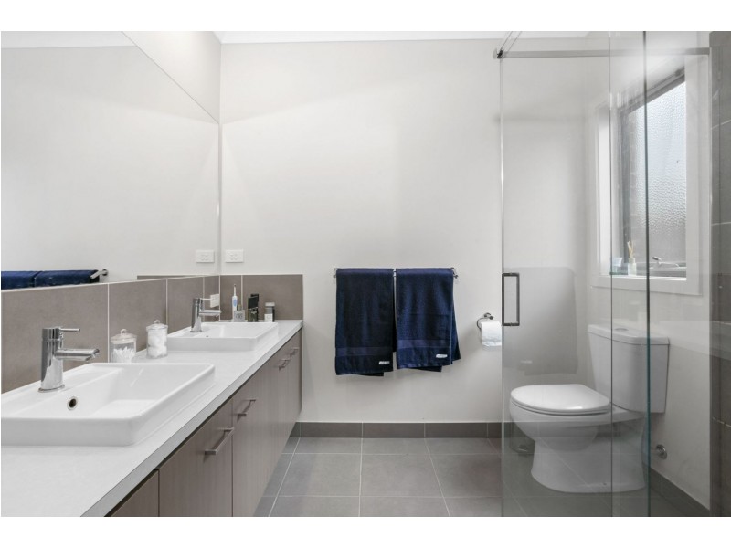 8 Brompton Avenue, Curlewis VIC 3222