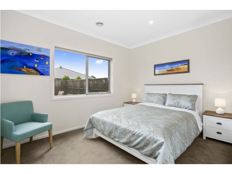 8 Brompton Avenue, Curlewis VIC 3222