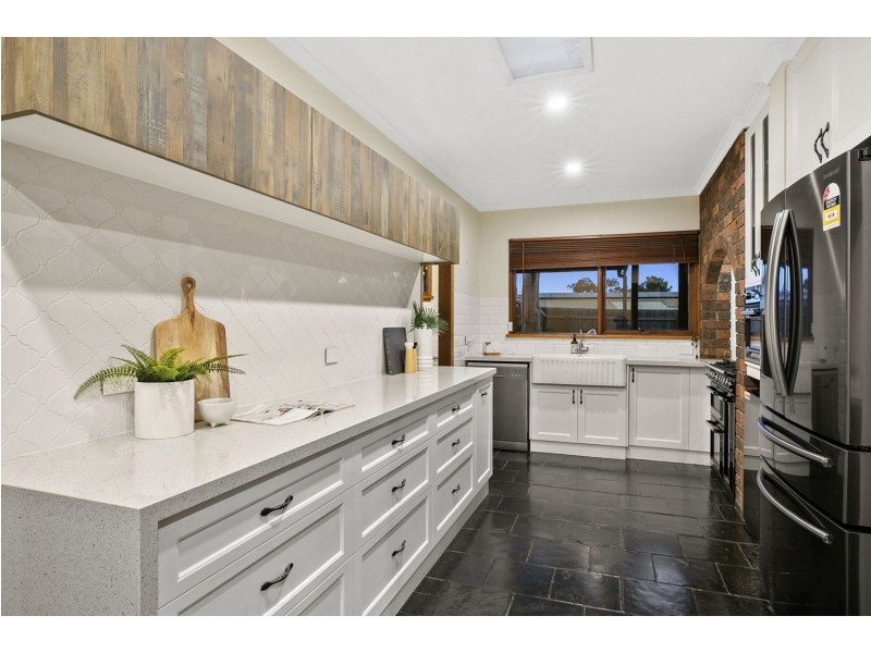 4 Mitchell Drive, Leopold VIC 3224