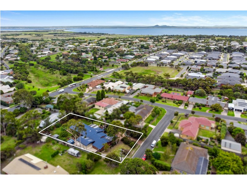 4 Mitchell Drive, Leopold VIC 3224