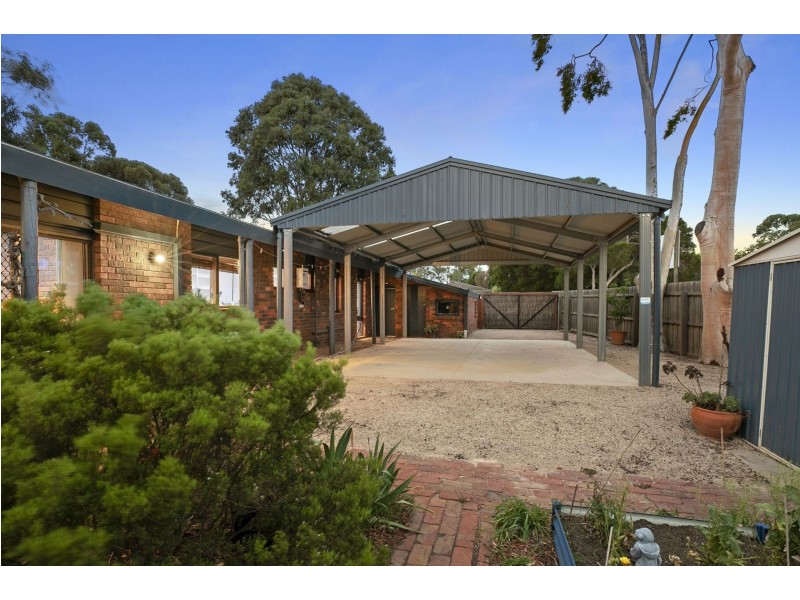 4 Mitchell Drive, Leopold VIC 3224