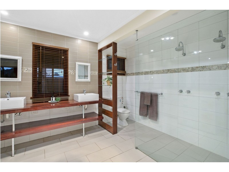 4 Mitchell Drive, Leopold VIC 3224