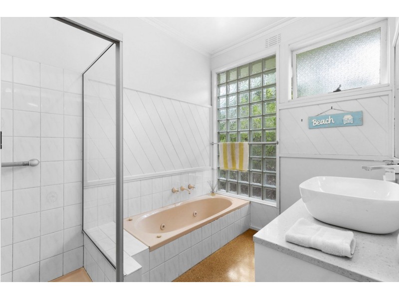 33 Ozone Road, Barwon Heads VIC 3227