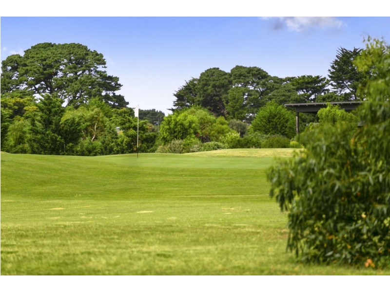 33 Samphire Drive, Connewarre VIC 3227