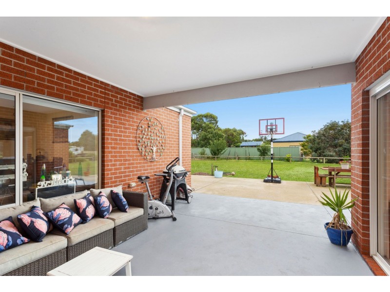 1 Wattle Grove, Wallington VIC 3221