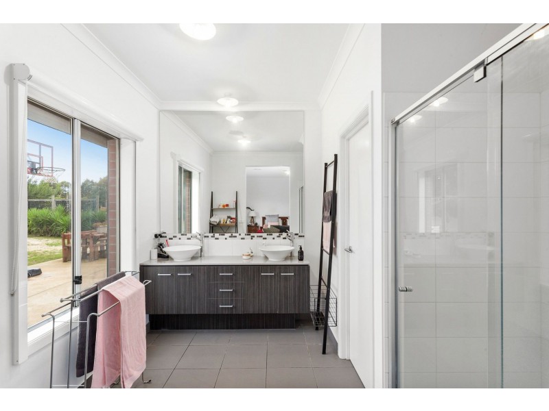 1 Wattle Grove, Wallington VIC 3221