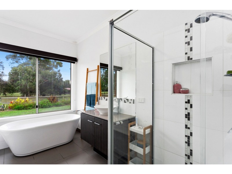 1 Wattle Grove, Wallington VIC 3221